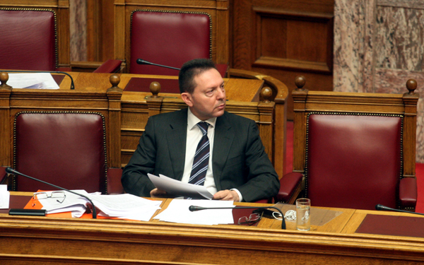 Στη Βουλή νομοσχέδιο για τη ΔΕΗ με υπογραφή… Στουρνάρα – Ψάχνουν τον Γκίκα για να τα μπαλώσει