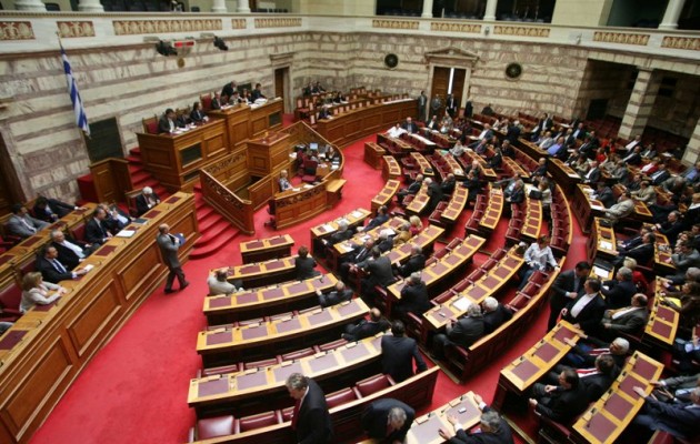 Βουλή: Αποχώρησαν ΣΥΡΙΖΑ και ΚΚΕ από τη συζήτηση της τροπολογίας για τα ΜΜΕ