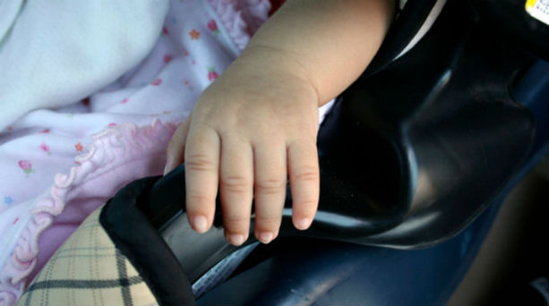 Ξέχασε το μωρό του στο αυτοκίνητο και πέθανε