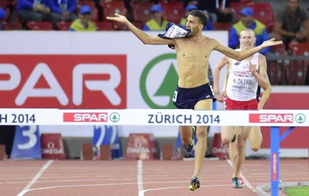 Γάλλος δρομέας έχασε το χρυσό γιατί έβγαλε τη… μπλούζα του