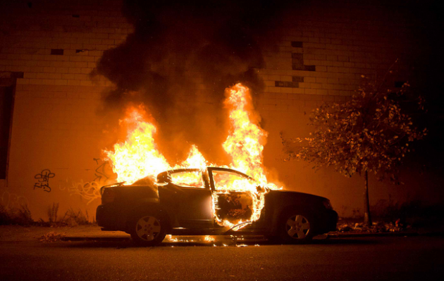 Κρήτη: Ο ένας καίει το αυτοκίνητο του άλλου