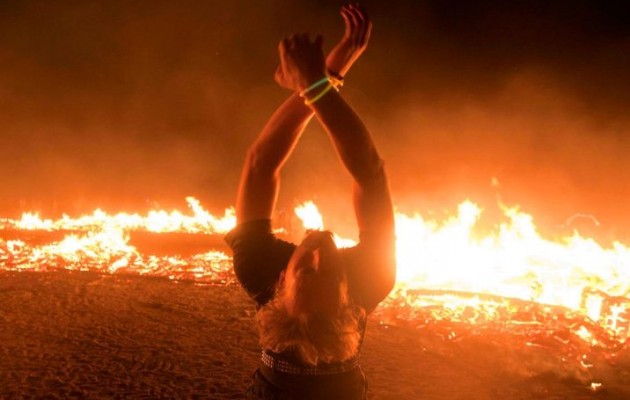 Πάμε για “αναστενάρηδες” οι Έλληνες το 2014…