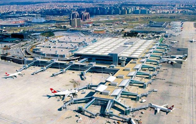 Χάος στο αεροδρόμιο της Κωνσταντινούπολης: Η καταιγίδα καθήλωσε τα αεροπλάνα