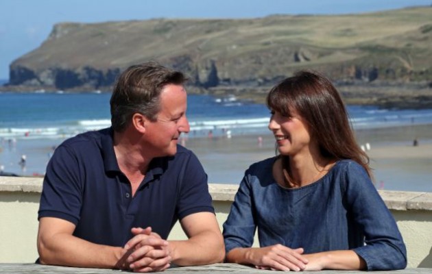 Ο Κάμερον κοιμάται τον ύπνο του δικαίου και οι μακελάρηδες του ISIS αλωνίζουν