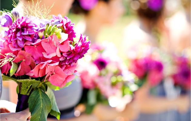 Γάμος το καλοκαίρι: Η πιο “δροσερή” ανθοδέσμη