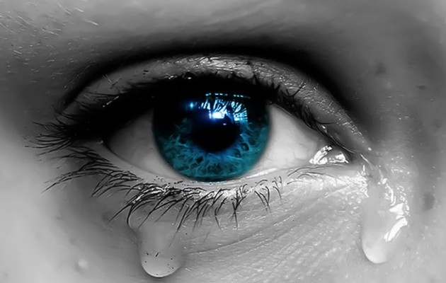 Γυναίκα στην Ουαλία είναι αλλεργική στα… δάκρυά της