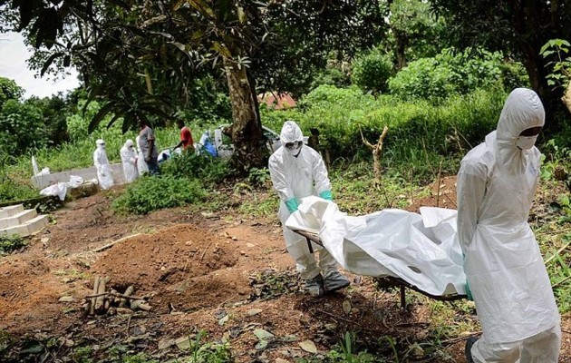 Πλησιάζουν τους 3.000 οι νεκροί από τον Έμπολα