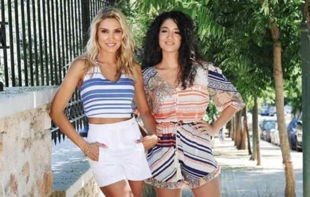 Η Έλενα Παπαβασιλείου ποζάρει με την αδελφή της! Ποια είναι η ομορφότερη;
