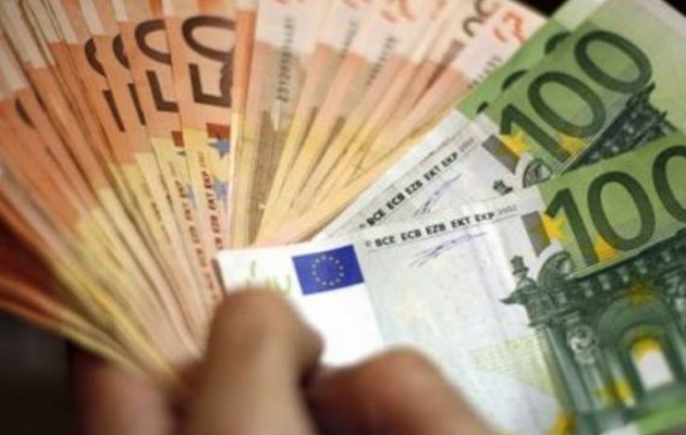 Κεφαλονιά: Σερβιτόρος βρήκε και παρέδωσε φάκελο με 2500 ευρώ!