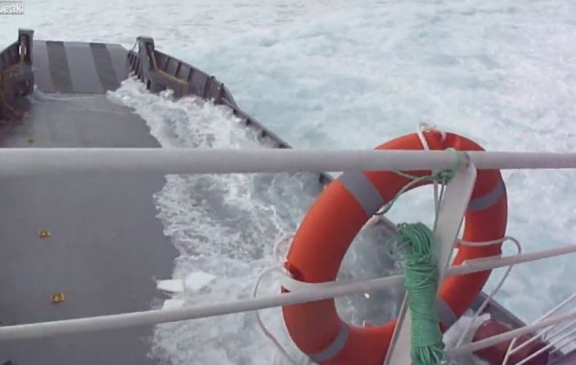 Χιλή: Το φέρι μπόουτ του τρόμου –  Μπαίνουν νερά και παίρνει κλίση  (βίντεο)