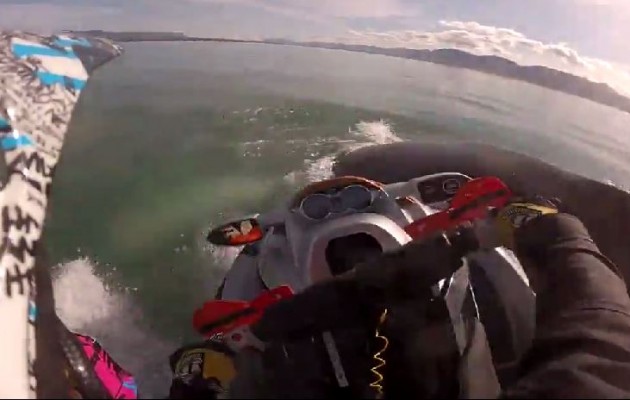 Τα τζετ σκι στην Ισλανδία πέφτουν πάνω σε… φάλαινες (βίντεο)