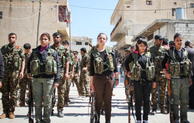 Η Γερμανία στέλνει στρατιωτικό εξοπλισμό στους Κούρδους που μάχονται τους τζιχαντιστές