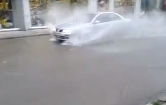 Βούλιαξε η Κοζάνη από τους… μουσώνες (βίντεο)