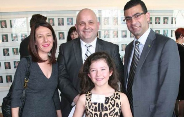 Η 9χρονη Ελληνίδα που γοήτευσε το Κοινοβούλιο της Αυστραλίας