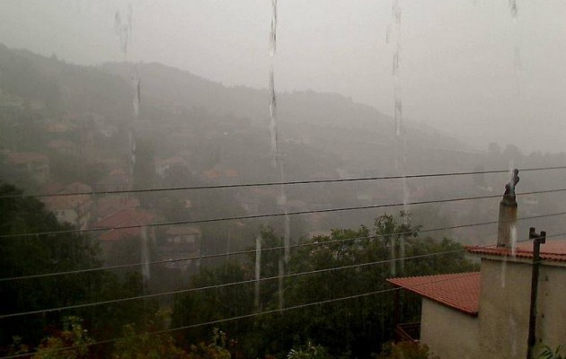 Βούλιαξαν Ιωάννινα και Αρκαδία (βίντεο)