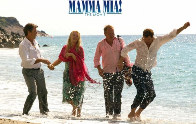 Σκηνοθέτης του Mamma Mia προς Κεφαλογιάννη: Μην καταστρέφετε τις παρθένες ακτές σας