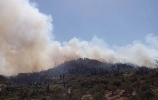 Εκκενώνεται το Μαυρομάτι – Απειλείται η Αρχαία Μεσσήνη