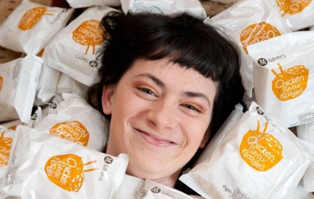 Το κορίτσι που τρέφεται μόνο με νουντλς