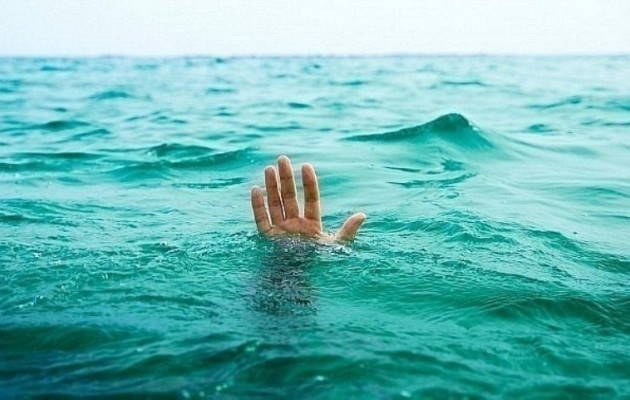 Κύματα κατάπιαν 54χρονη στην Κρήτη – μόλις που γλίτωσε η κόρη της
