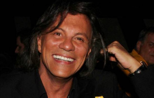 Απίστευτο! Η Καθημερινή αναδημοσίευσε σατιρικό άρθρο για τον Ψινάκη ως αληθινό!