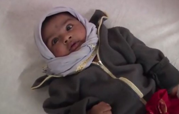 Ινδία: 3 μηνών μωρό ανασύρθηκε από τις λάσπες – Άκουσαν το κλάμα του (βίντεο)