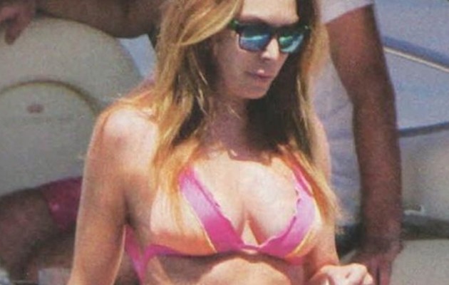 Η Τατιάνα Στεφανίδου μόνο με το μπικίνι της (φωτογραφίες)