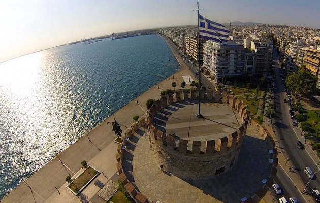 Στις 02.00 το συλλαλητήριο για το «Σκοπιανό» – Αντιεξουσιαστές επιτέθηκαν σε λεωφορείο