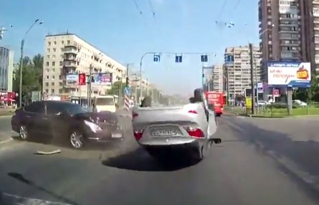 Αν δείτε αυτά τα τρακαρίσματα, θα προσέχετε στον δρόμο για πάντα (βίντεο)