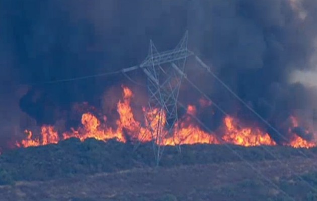 Μάχη με τις φλόγες και εκκένωση οικισμών στην Καλιφόρνια
