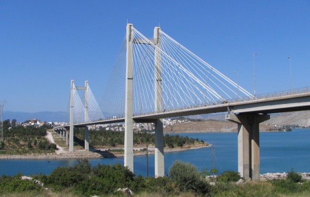 27χρονος έπεσε από την υψηλή γέφυρα Χαλκίδας