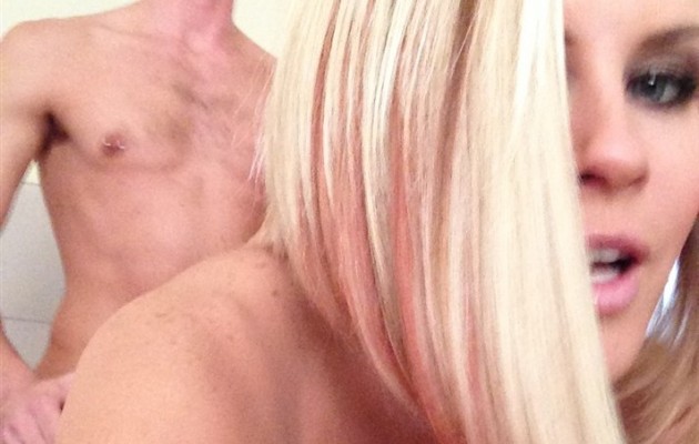 Τζένι Μακάρθι: Σκληρή “τσόντα” οι φωτογραφίες που κλάπηκαν από το κινητό της