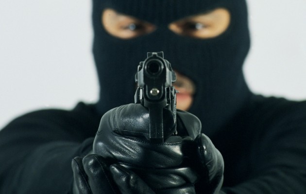 Πανικός στη Φθιώτιδα: Σκόρπισαν τον τρόμο με κουκούλες και όπλα για να γίνουν viral!