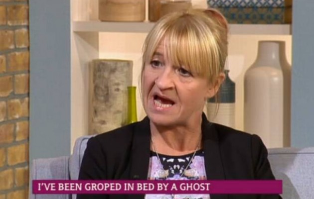 Φάντασμα προσπάθησε να τη βιάσει, λέει αυτή η γυναίκα!