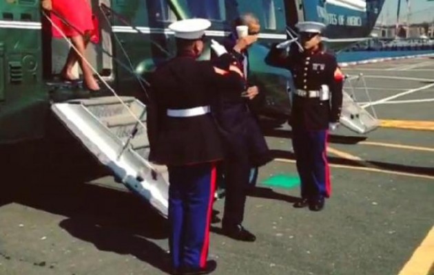 Σάλος από τον “ασεβή” χαιρετισμό του Ομπάμα σε πεζοναύτη (βίντεο)