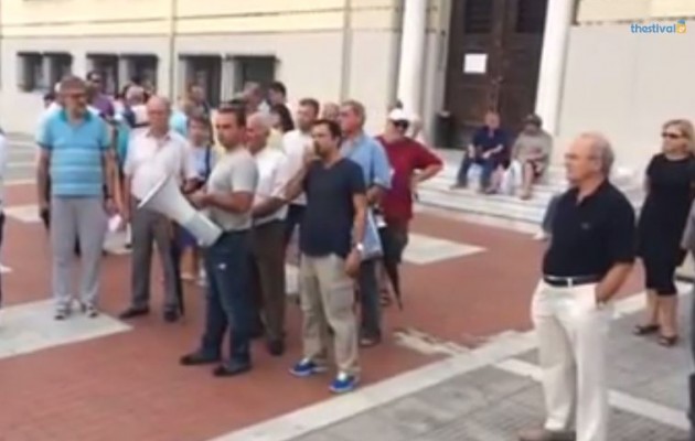 “Έχουν αυτοκτονήσει 17 ομολογιούχοι – Αρνούνται να μας συναντήσουν” (βίντεο)