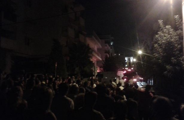 Μεγάλη πυρκαγιά στο Π. Φάληρο – Ηλικιωμένη στο νοσοκομείο