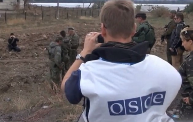 Ρωσία: Έγκλημα πολέμου της Ουκρανίας οι ομαδικοί τάφοι