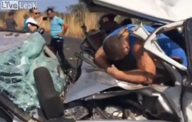 Τροχαίο σοκ: Πέθαναν 5 – Σώθηκε τετράχρονος (βίντεο)