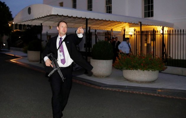 Συναγερμός στον Λευκό Οίκο: Αυτοκίνητο σπέρνει τον τρόμο (βίντεο)