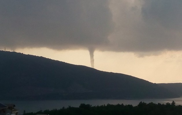 Υδροστρόβιλοι σχηματίζονται καθημερινά σε όλη τη χώρα