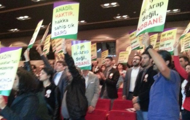 Τουρκία: “Ζήτω στην αντίσταση των Κούρδων” (φωτογραφίες)