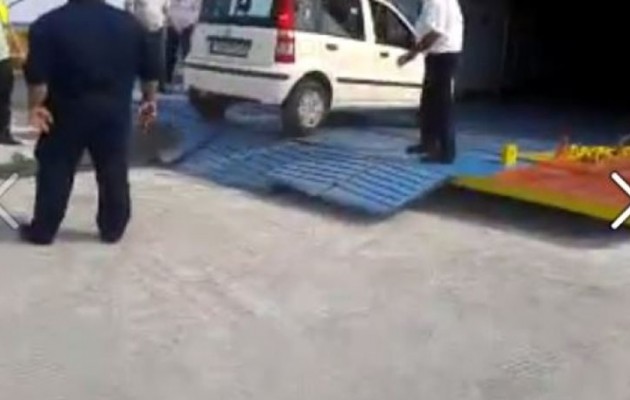 Αυτοκίνητο «πετάει» για να μπει σε πλοίο στην Αλόννησο από τα μποφόρ #viral