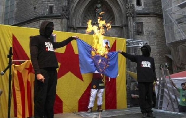 Ο Ραχόι παρακαλά τους Καταλανούς να μην κηρύξουν ανεξαρτησία!