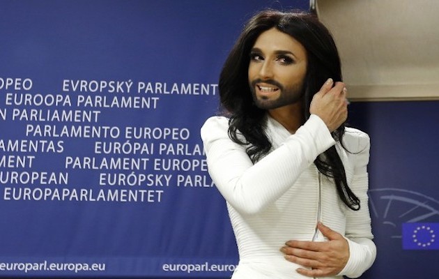 Η Κοντσίτα με ταγέρ στο Ευρωκοινοβούλιο (φωτο + βίντεο)