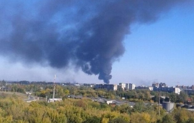 Ρωσόφιλοι αντάρτες πολιορκούν το αεροδρόμιο του Ντονέτσκ