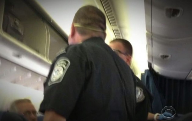Πανικός σε πτήση – Επιβάτης παρουσίαζε συμπτώματα Έμπολα (βίντεο)