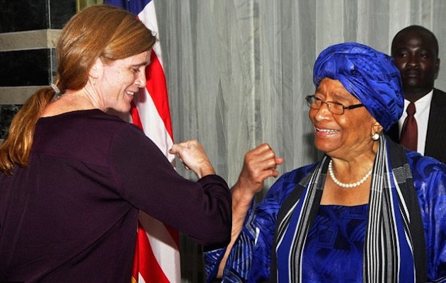 Η νέα “χειραψία του Έμπολα” (φωτο)