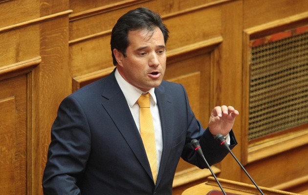 Κατηγορίες για «πολιτικούς απατεώνες» από Άδωνι στη Βουλή