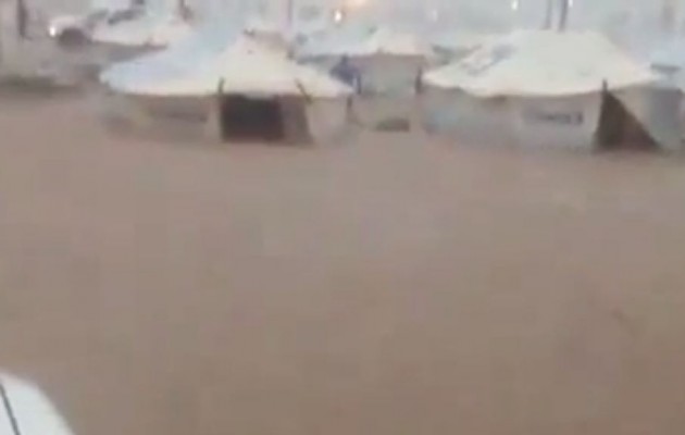 Γιαζίντι: Πλημμύρισαν οι καταυλισμοί – Κινδύνευσαν ζωές (βίντεο)