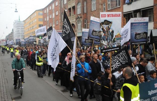 Υποστηρικτές του Ισλαμικού Κράτους διαδηλώνουν στη… Δανία (φωτο)